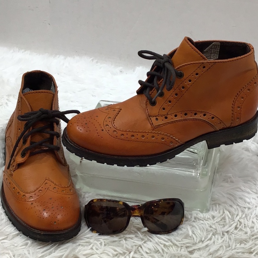 Mexican tan leather chukka brogan lace up boots